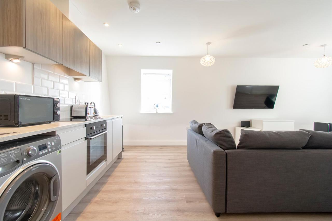 Modern 1 Bed Flat 2 Mins Walk From Restaurants Bars Clubs & Beach! Wow! Apartment Bournemouth Bagian luar foto