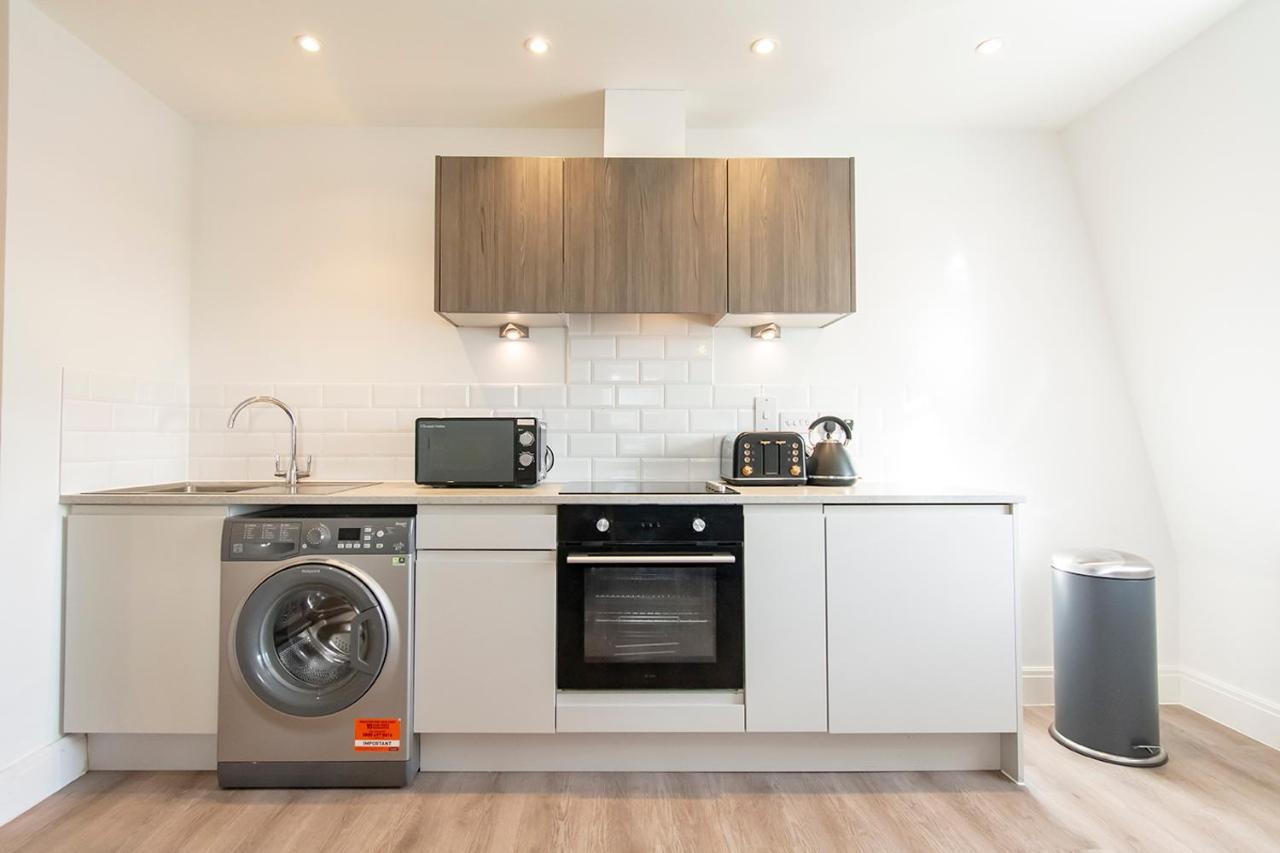 Modern 1 Bed Flat 2 Mins Walk From Restaurants Bars Clubs & Beach! Wow! Apartment Bournemouth Bagian luar foto